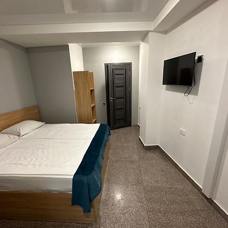Friendly Hotel Erevan Esterno foto