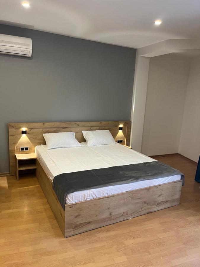 Friendly Hotel Erevan Esterno foto
