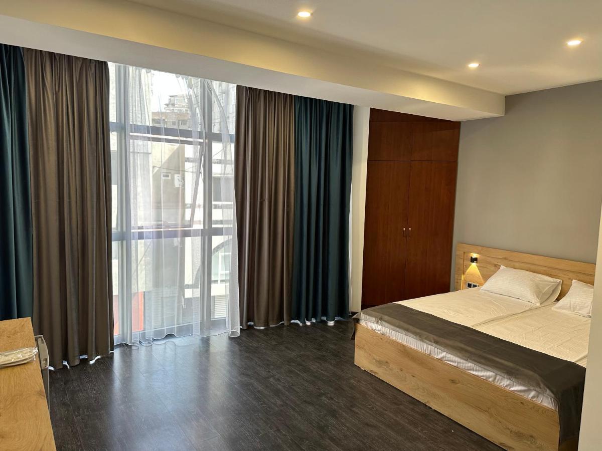 Friendly Hotel Erevan Esterno foto