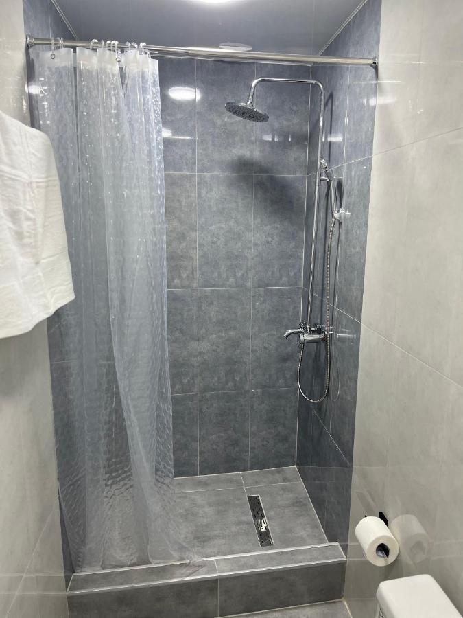 Friendly Hotel Erevan Esterno foto