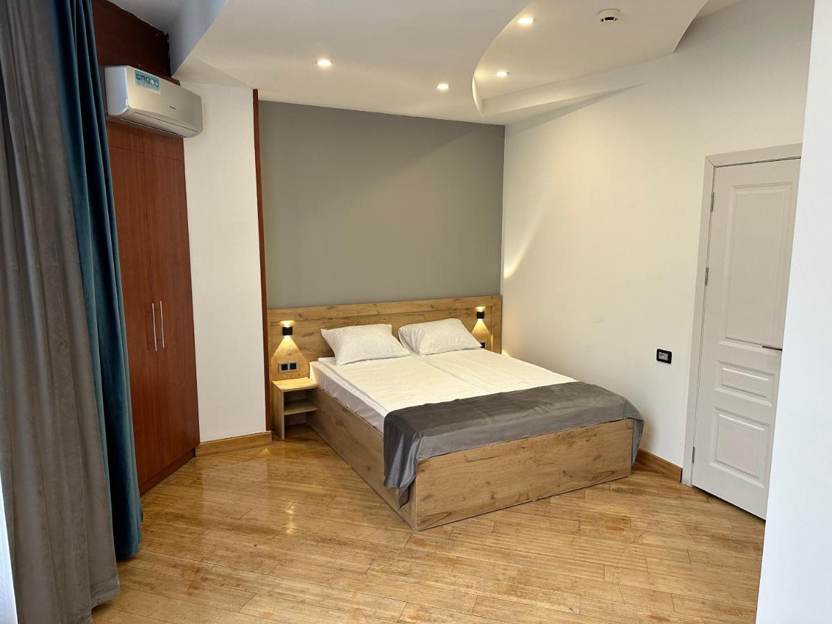 Friendly Hotel Erevan Esterno foto