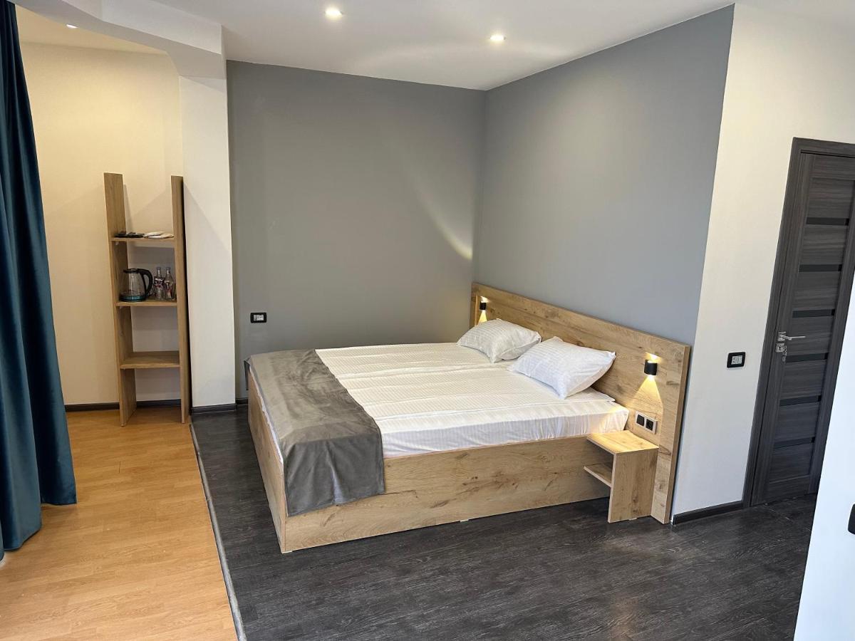 Friendly Hotel Erevan Esterno foto