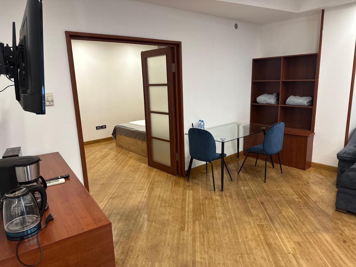 Friendly Hotel Erevan Esterno foto