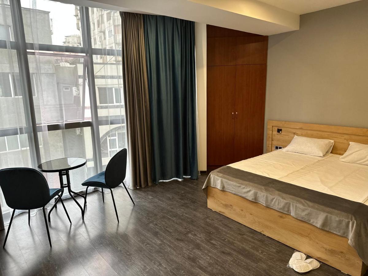 Friendly Hotel Erevan Esterno foto