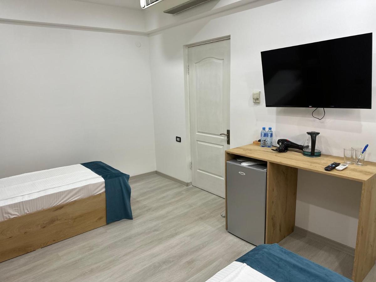 Friendly Hotel Erevan Esterno foto