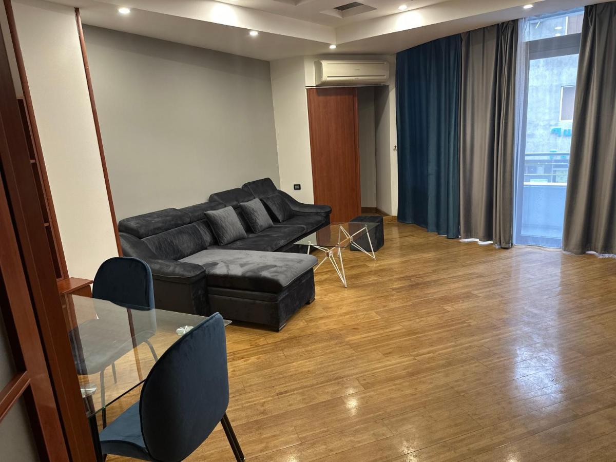 Friendly Hotel Erevan Esterno foto