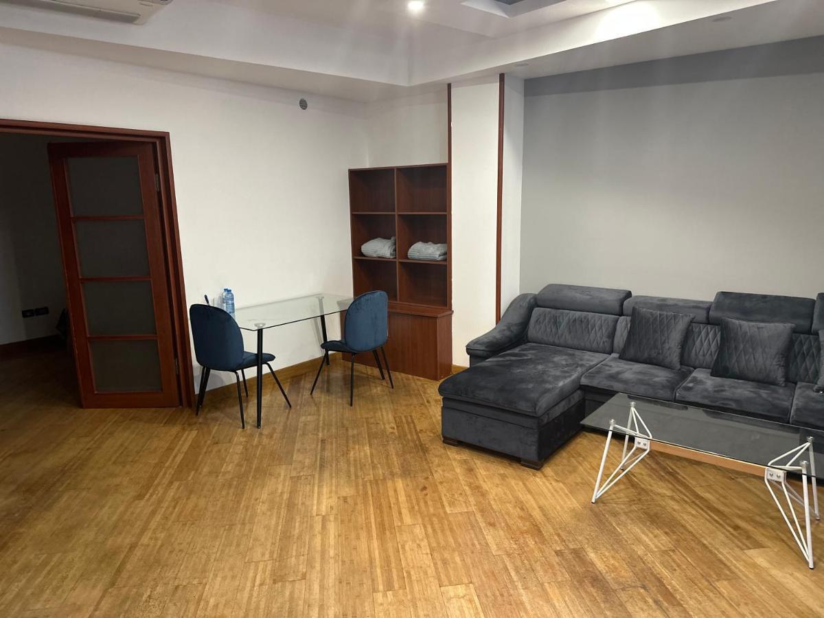 Friendly Hotel Erevan Esterno foto