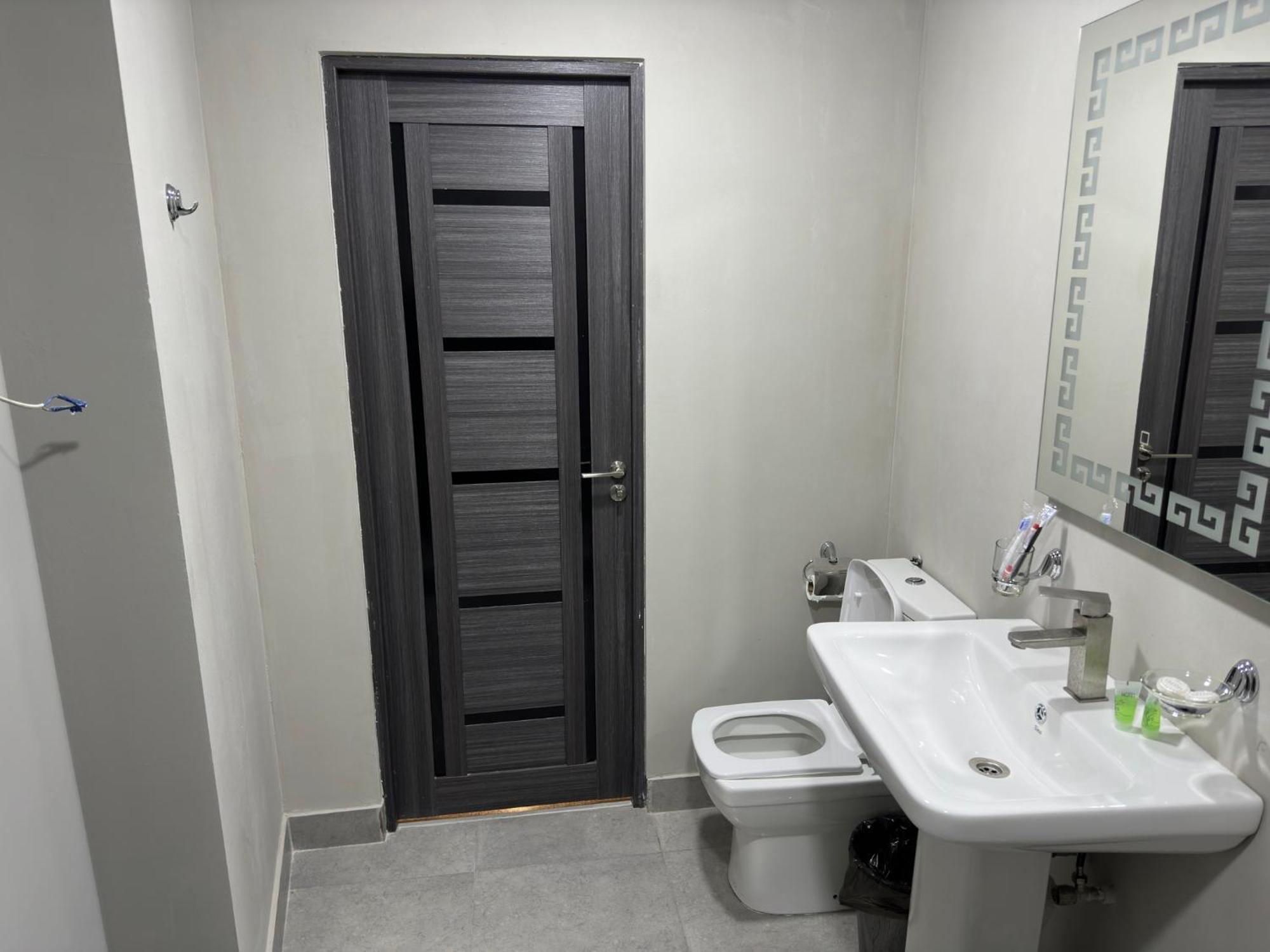 Friendly Hotel Erevan Esterno foto