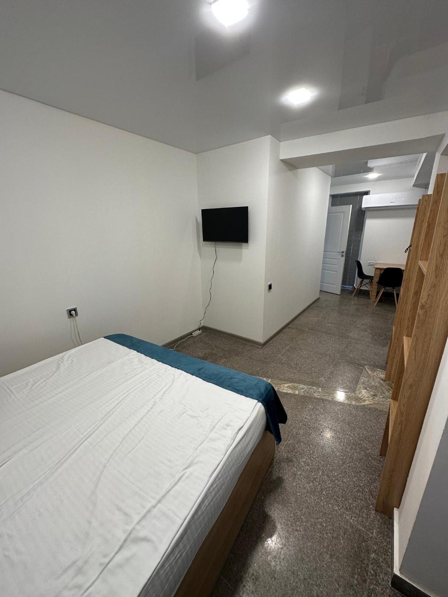 Friendly Hotel Erevan Esterno foto