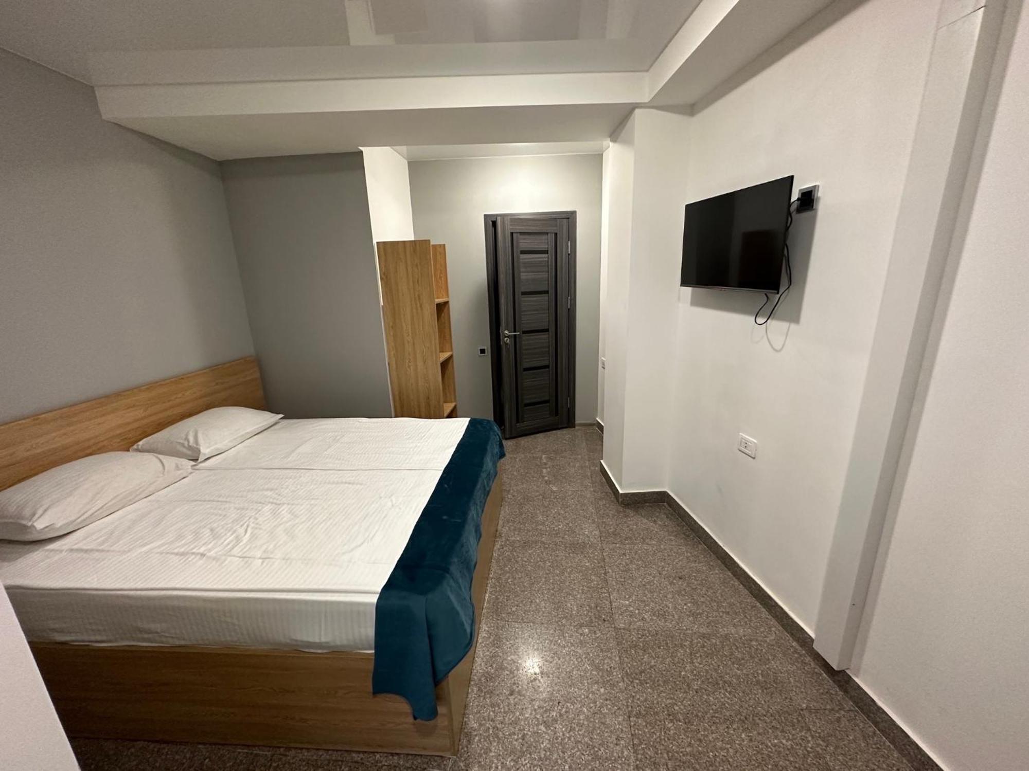 Friendly Hotel Erevan Esterno foto